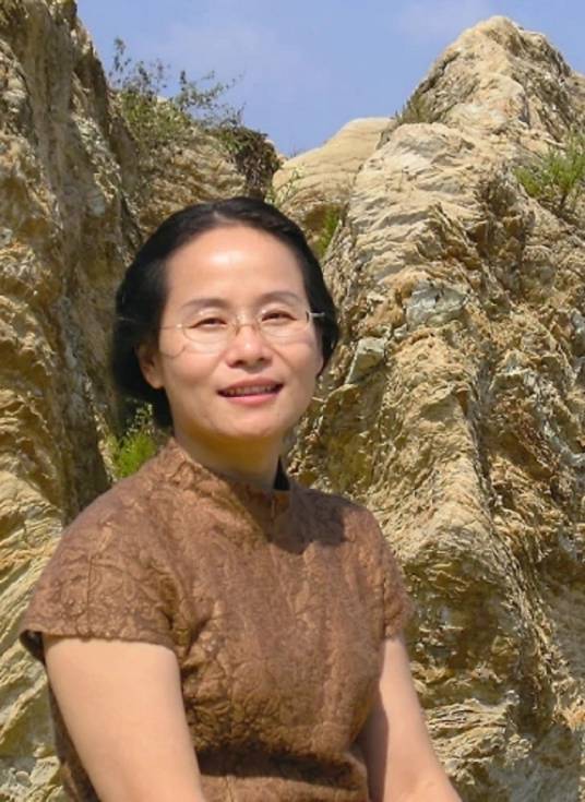 张亚林（景德镇陶瓷学院教授）