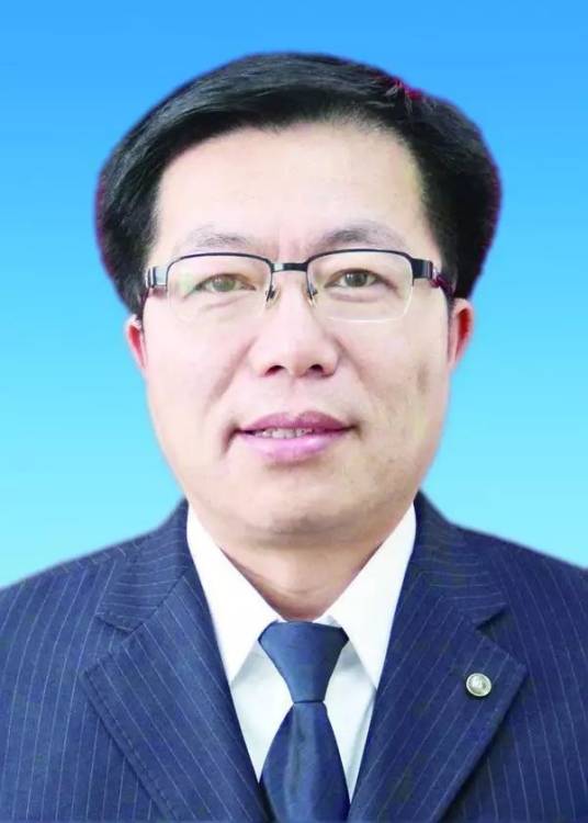 王立君（吉林省白山市人力资源和社会保障局党组成员、副局长）