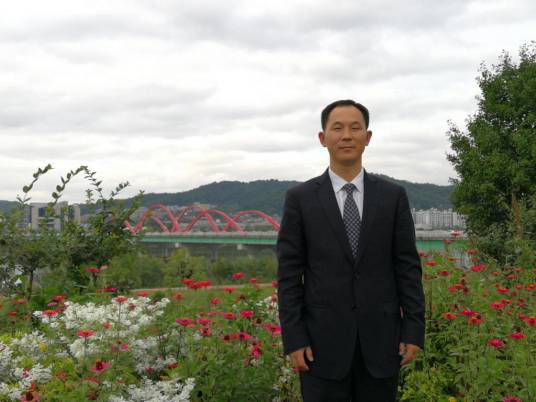 辛杰（山东青年政治学院党委副书记、院长）