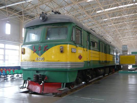 东方红1型内燃机车
