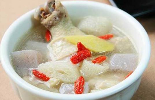 竹荪煲鸡汤