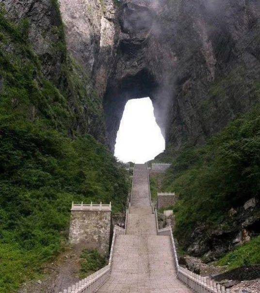 神洞探奇