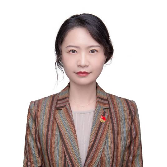 薛凌（中南财经政法大学外国语学院副教授）