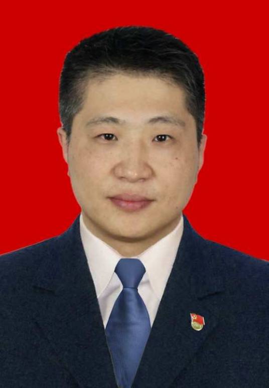 周鹏（龙虎山风景名胜区党委副书记）