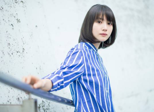 新山诗织