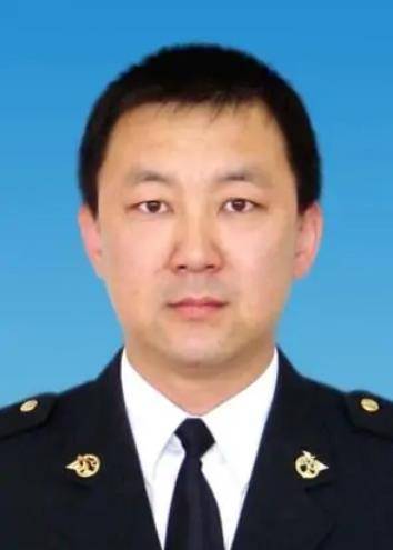 陶勇（乌拉特海关副关长）