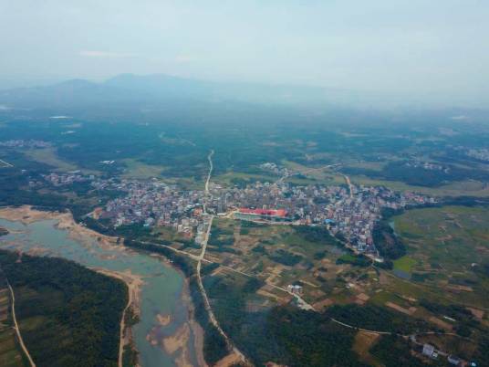 西南镇（广东省汕尾市陆丰市辖镇）