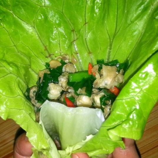 蚬肉生菜包