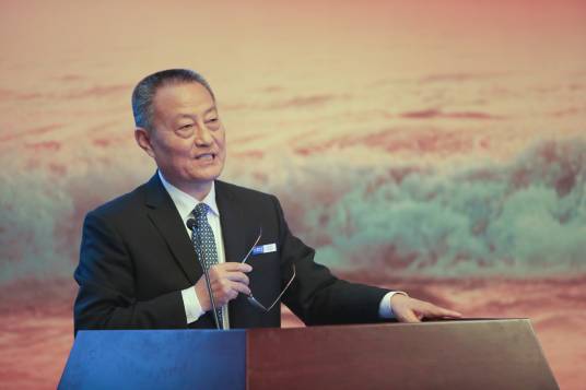 薛济萍（第十四届全国人大代表，中天科技集团有限公司党委书记、董事长）
