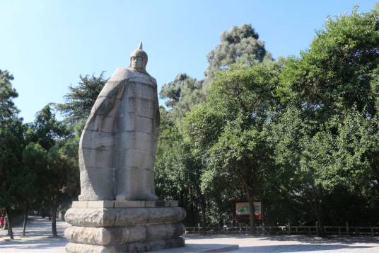 周瑜塑像