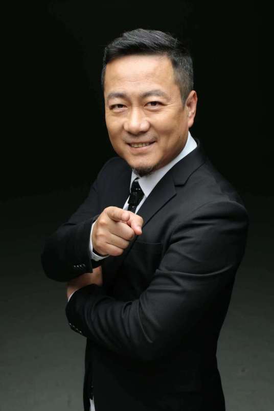 山河（音乐系主任、教授）