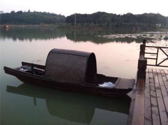 乌篷船（水上交通工具）