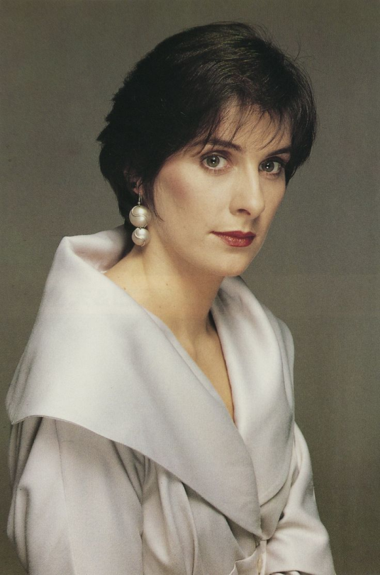 恩雅（爱尔兰女歌手、曲作者）