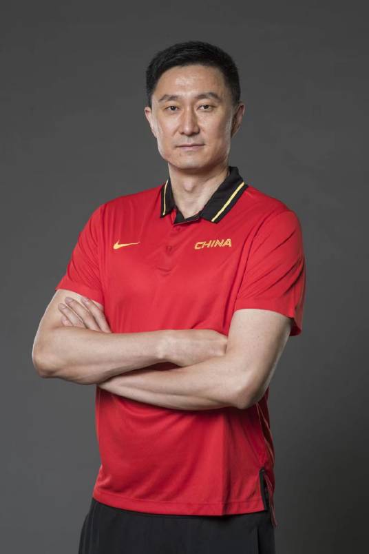 杜锋（中国前职业篮球运动员，中国男篮前主教练，CBA广东队主教练）