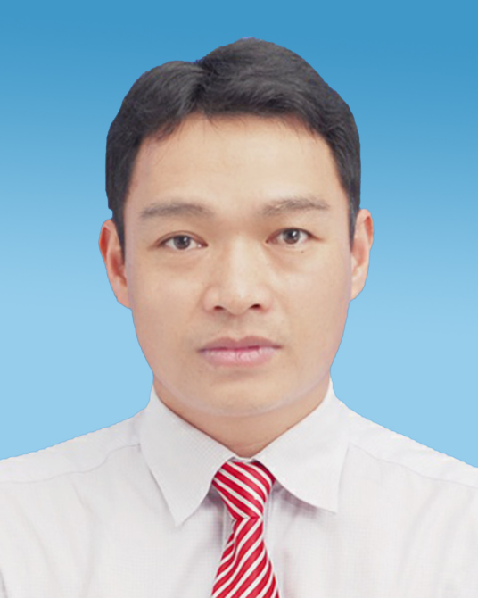 黄昆明（东兴市发展和改革局党组书记、局长）