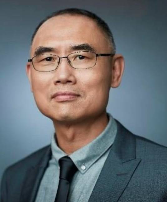 杨强（香港科技大学讲座教授，加拿大皇家科学院院士、加拿大工程院院士）