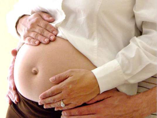 胎教（对胎儿进行有针对性的信息刺激）