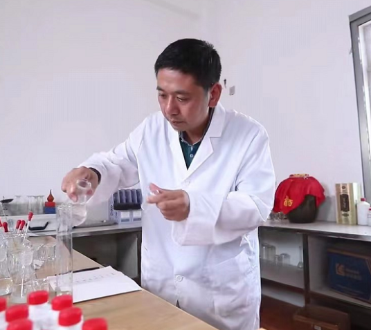 李长寿（李兴发的儿子）