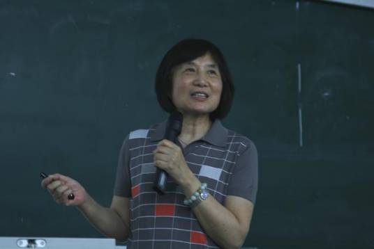 舒华（北京师范大学教授）