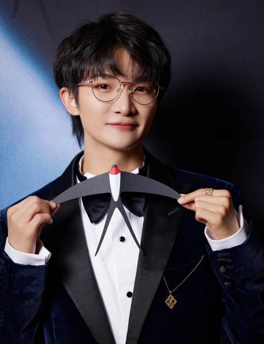 周深(中国内地男歌手、青年歌唱家、音乐制作人)