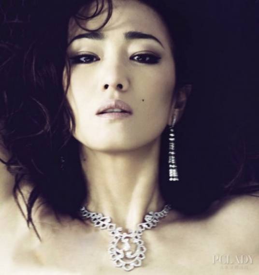 美人痣（女性长在眉心的或者嘴旁的痣）