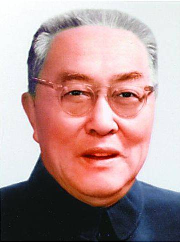 高扬(原中顾委委员、中央党校原校长)