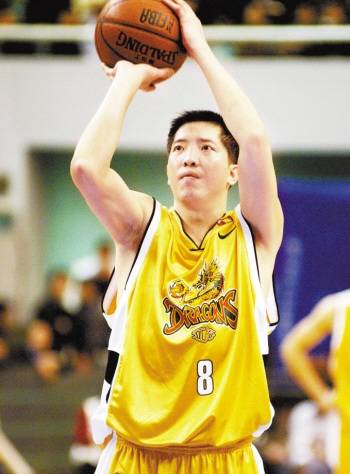 胡卫东(中国著名篮球运动员)