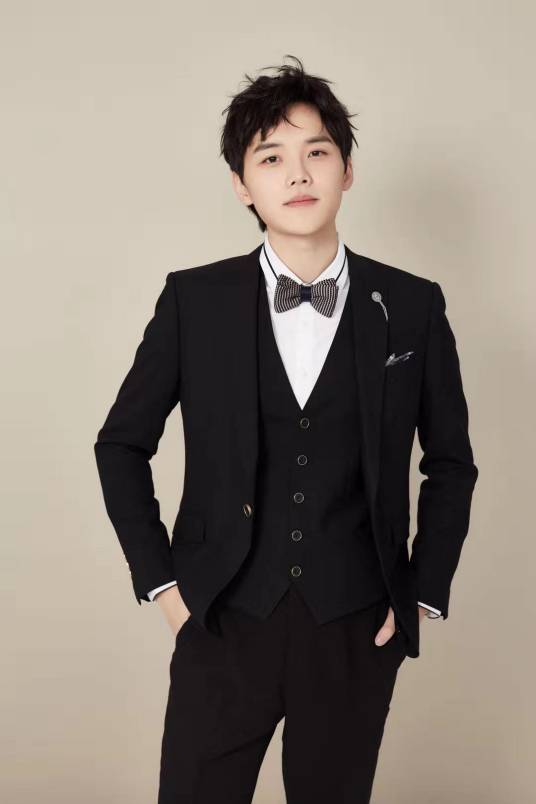 高杨（中国内地男歌手、音乐剧演员）