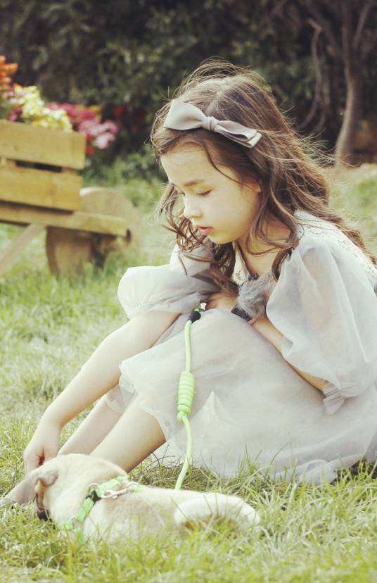 混血儿（不同人种父母生育的子女）