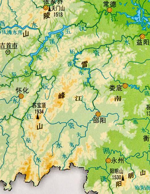 雪峰山（湖南省西南部到中部的大山）