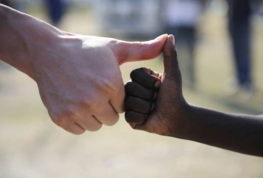 人道主义（维护人的尊严及权利的思潮和理论）