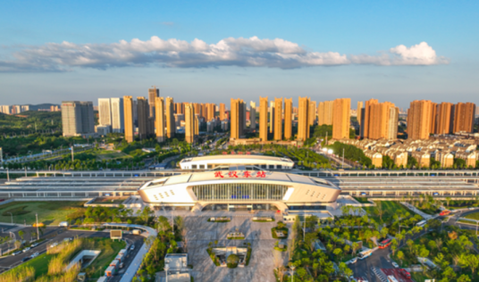 武汉东站（中国湖北省武汉市境内铁路车站）