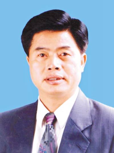 黄华华（第十二届全国人大华侨委员会副主任委员）