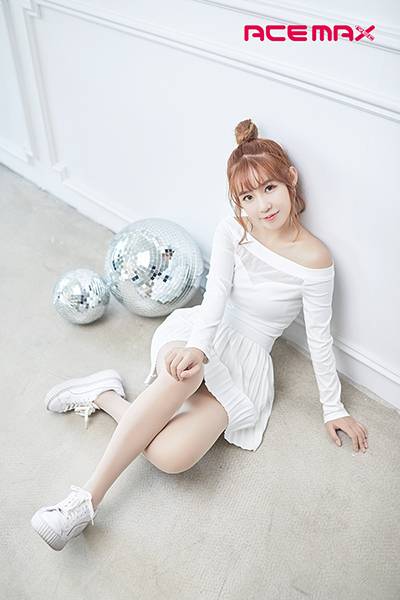 菲林（中国女歌手，ACEMAX-RED成员）