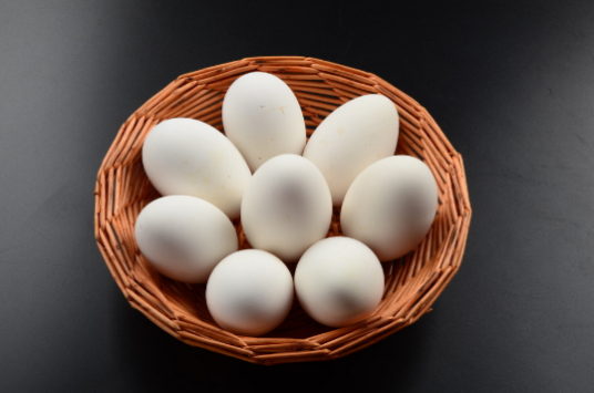 鸭蛋(鸭科动物的卵)