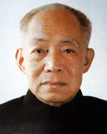 陈丕显(中国共产党第十二届中央委员会书记处书记)