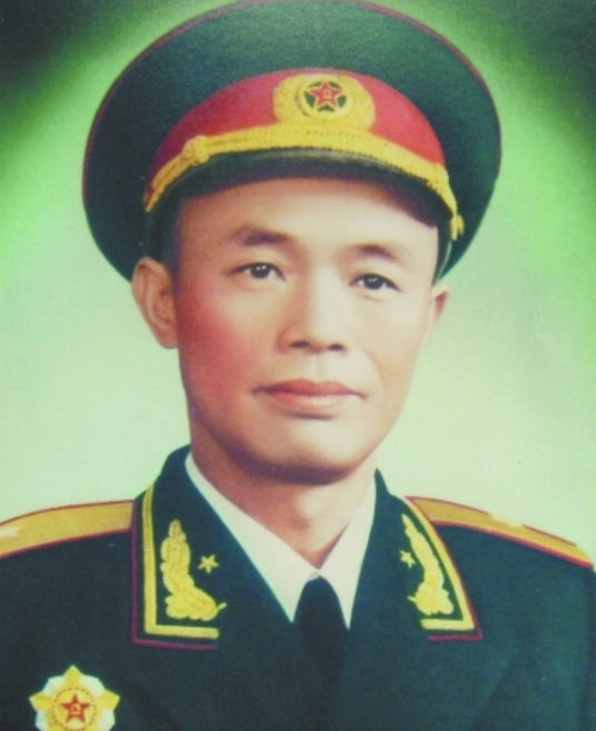 钟伟（中国人民解放军少将）