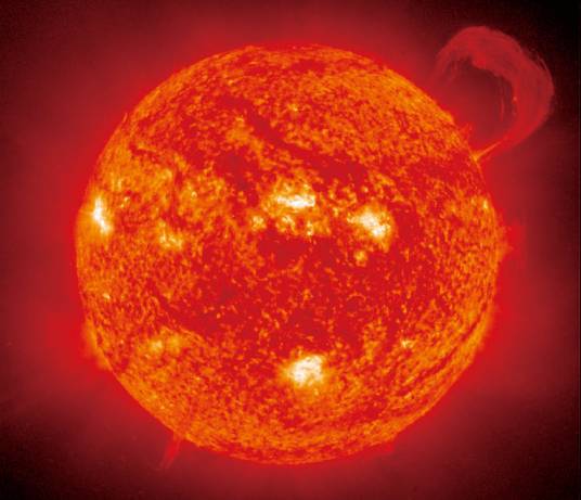 红巨星（恒星燃烧到后期所经历的一个阶段）