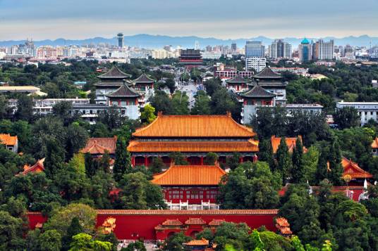 中轴线（大建筑群平面中统率全局的轴线）