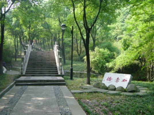 会稽山（浙江省绍兴市会稽山）