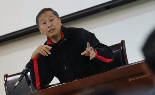 李亚光（中国篮球运动员、重庆市体育局原巡视员）