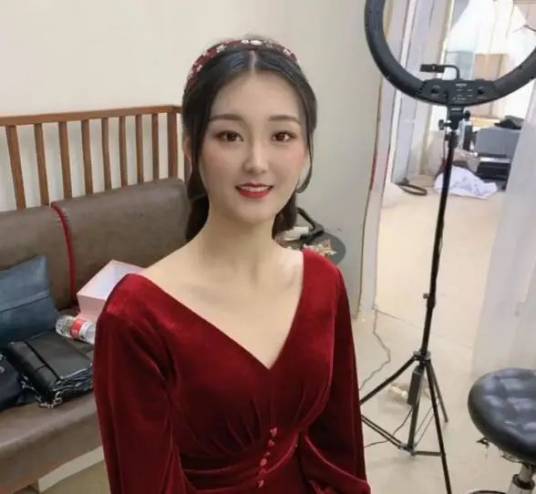 陈亚男（朱小伟前妻）