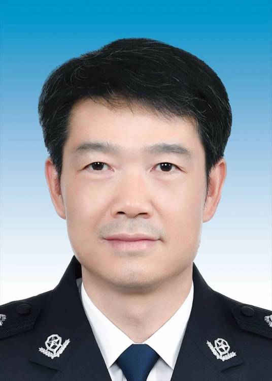 张亚宏（上海市人民政府副市长，市公安局党委书记、局长、督察长）