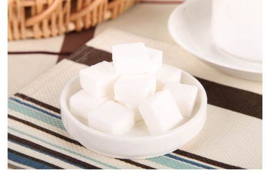 方糖(糖的一种)