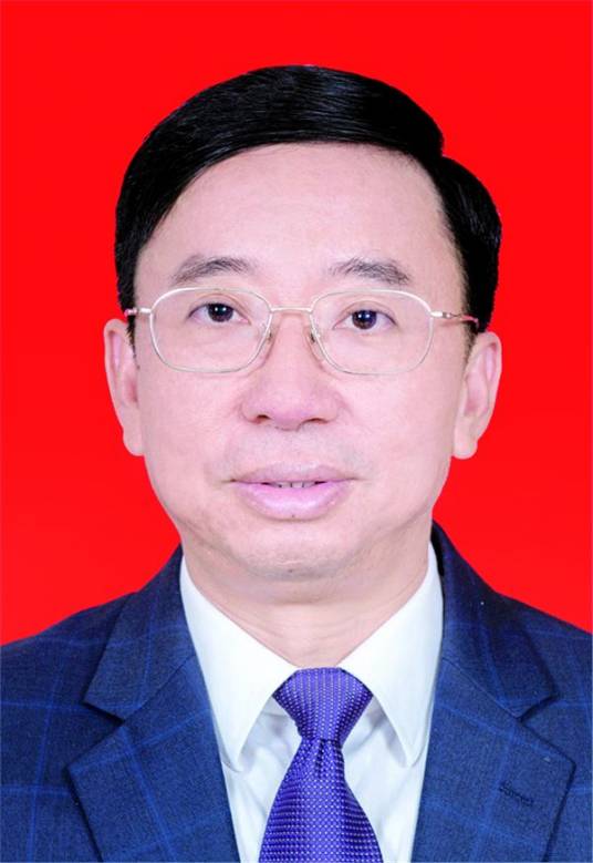 范中杰（广东省人大常委会机关原一级巡视员）