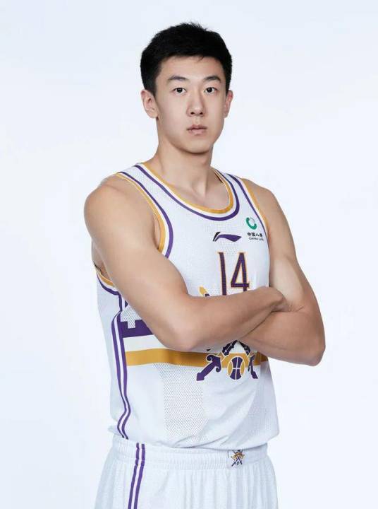 王少杰（中国篮球运动员）