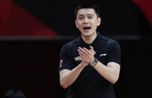 杨鸣（中国职业篮球教练、前篮球运动员）