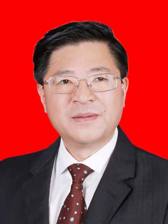 何礼（四川省人大常委会副主任）