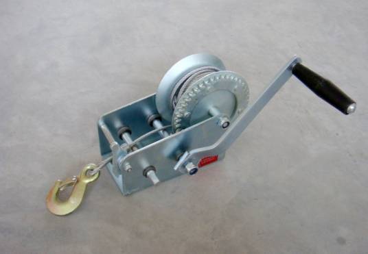 绞盘(具有垂直安装的绞缆筒)