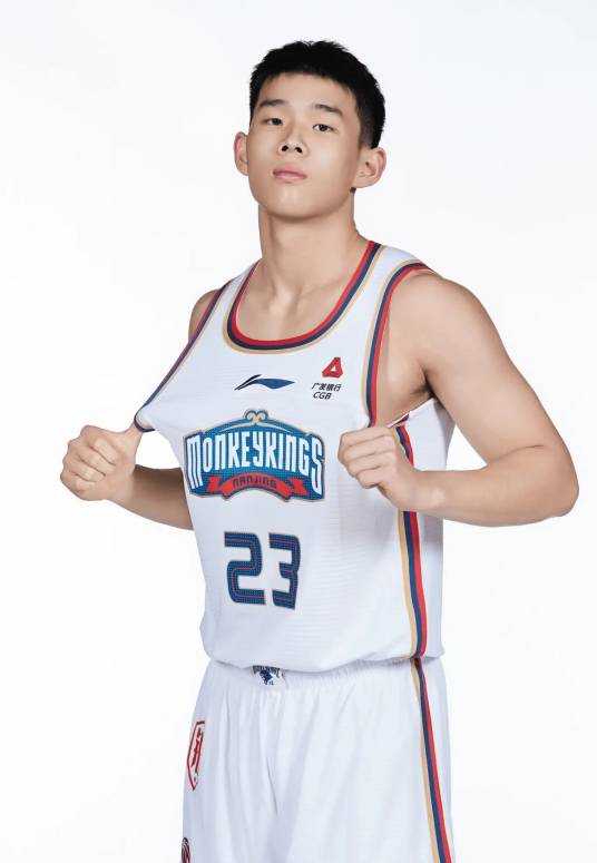 林葳（2003年12月生的中国职业男子篮球运动员）